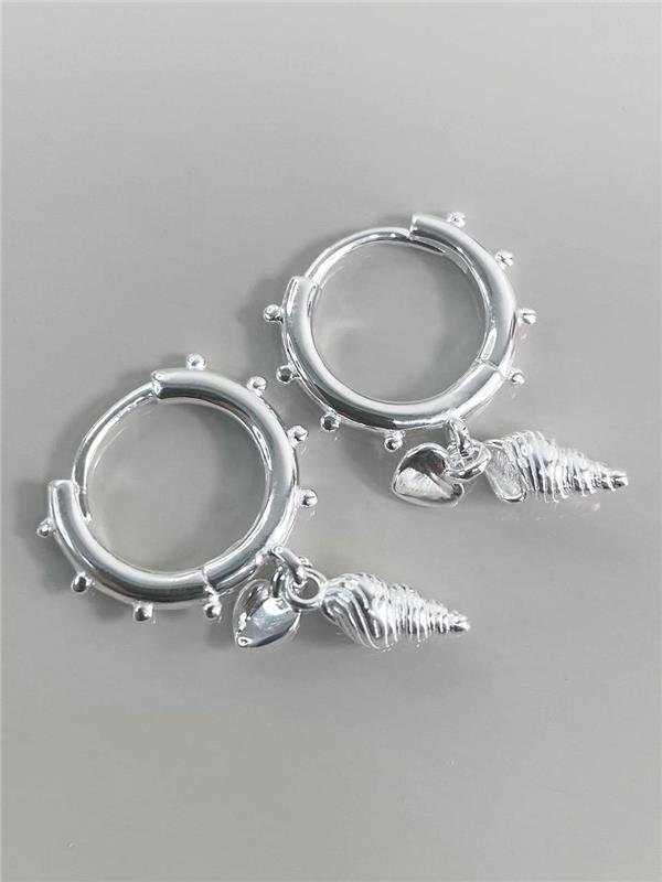 BRINCO ARGOLA PINGENTE CORAÇÃO E CONCHA