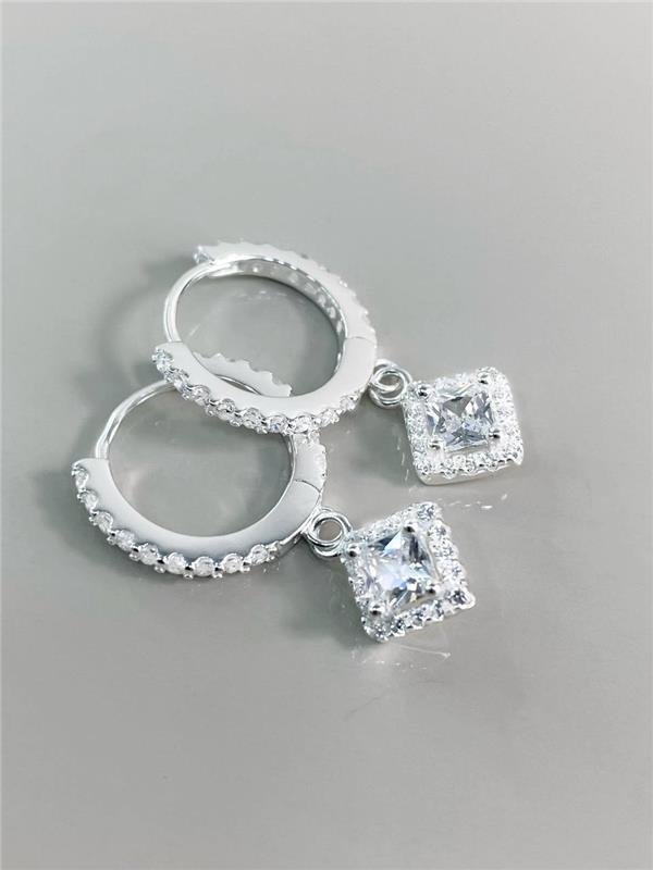 BRINCO ARGOLINHA PINGENTE LOSANGO C/ZIRCÔNIA