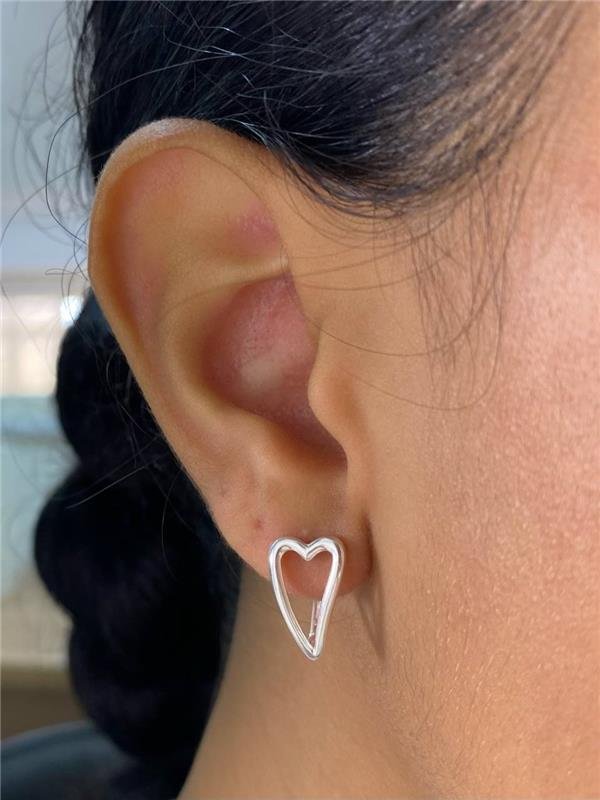 BRINCO ARGOLA CORAÇÃO VAZADO