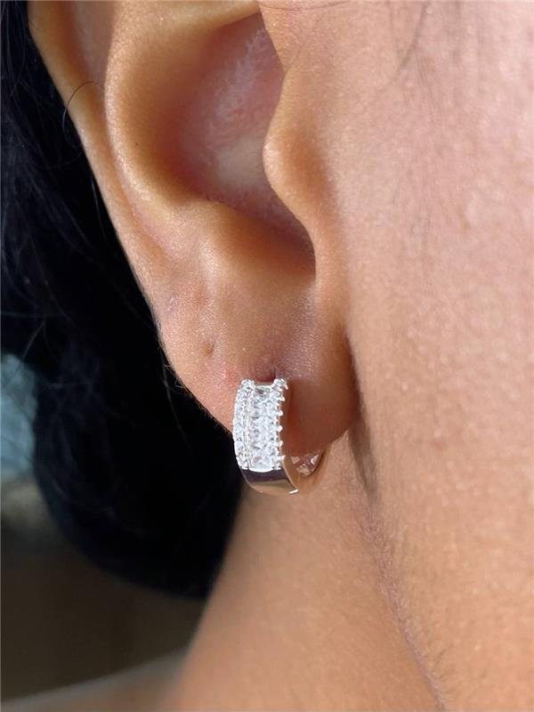 BRINCO ARGOLINHA C/ZIRCÔNIA NAVETE