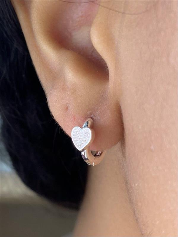 BRINCO ARGOLINHA C/DETALHE CORAÇÃO ZIRCÔNIA