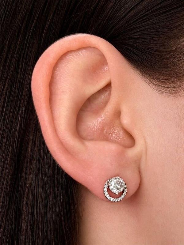 BRINCO REDONDO C/PONTO LUZ CRISTAL 8MM