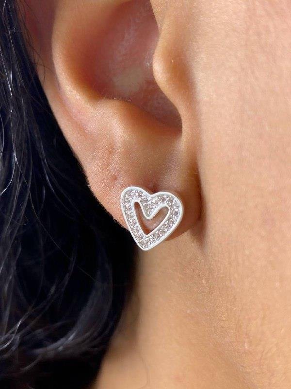 BRINCO CORAÇÃO VAZADO C/ZIRCÔNIA