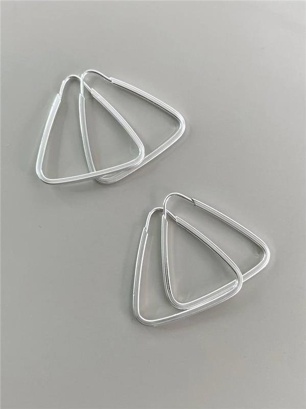 BRINCO TRIÂNGULO FIO QUADRADO