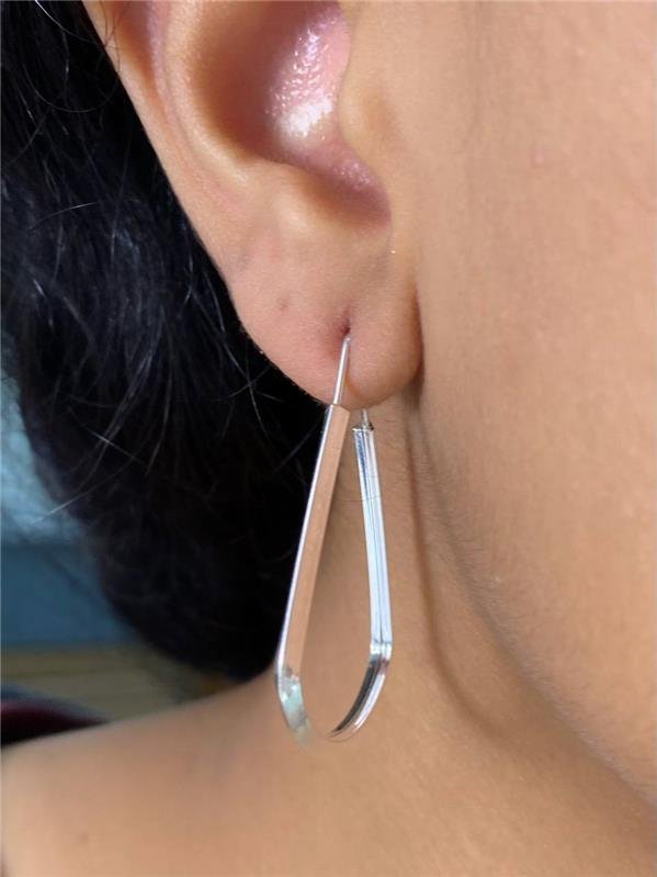 BRINCO GOTA FIO TRIÂNGULO