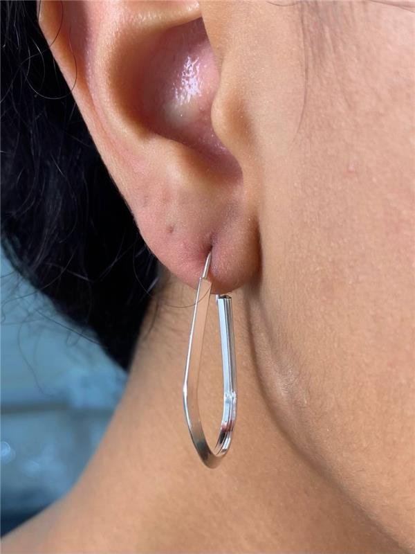 BRINCO GOTA FIO TRIÂNGULO