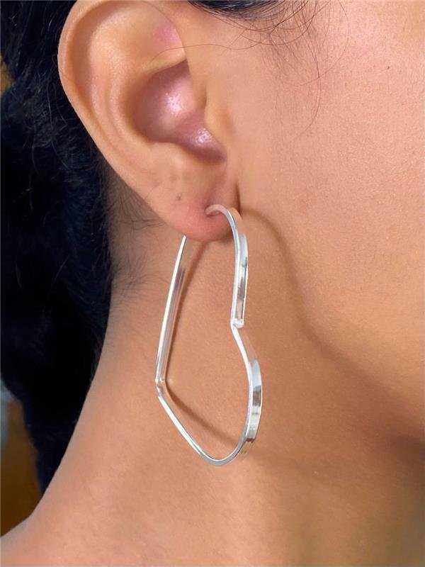 BRINCO ARGOLA CORAÇÃO FIO RETÂNGULAR