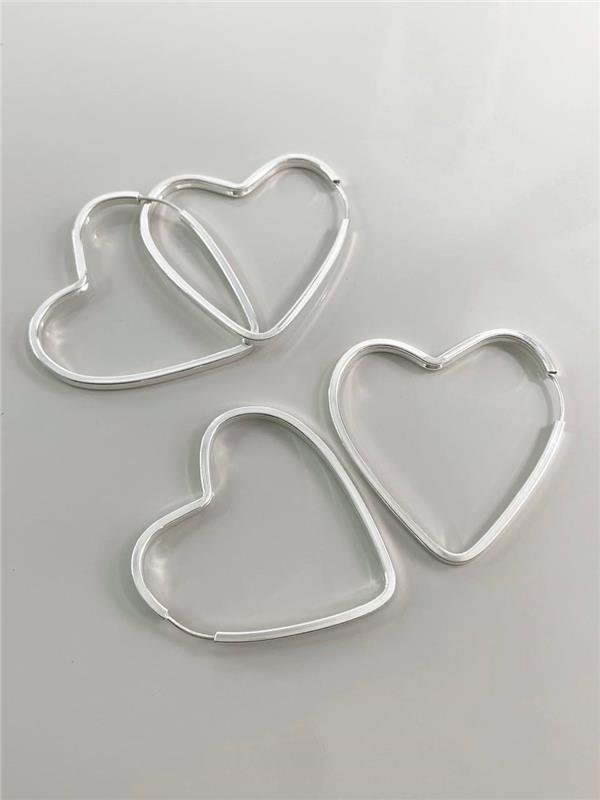 BRINCO ARGOLA CORAÇÃO FIO RETÂNGULAR
