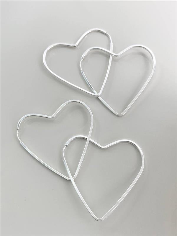 BRINCO ARGOLA CORAÇÃO FIO QUADRADO