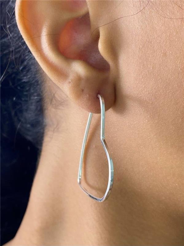 BRINCO ARGOLA CORAÇÃO FIO QUADRADO