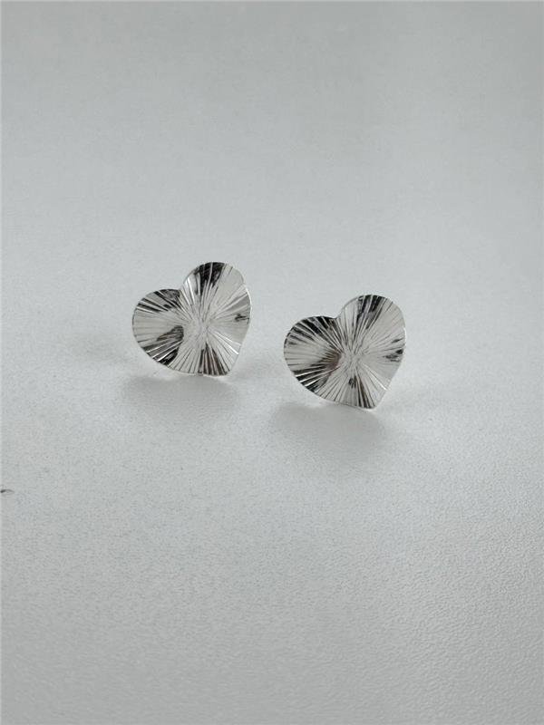 BRINCO CORAÇÃO DETALHE RISCADO