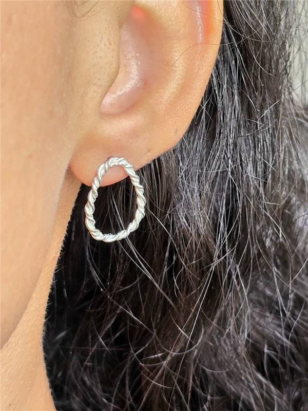 BRINCO GOTA FIO TORCIDO