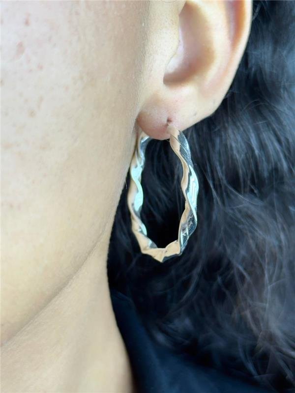 BRINCO ARGOLA TUBO TORCIDO