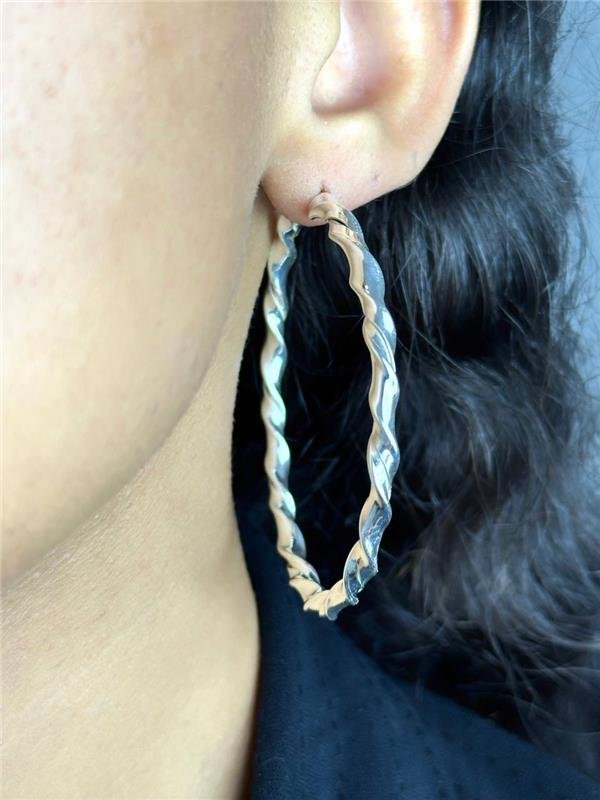 BRINCO ARGOLA TUBO TORCIDO