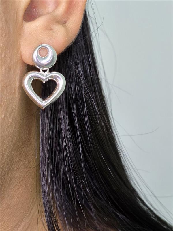 BRINCO PINGENTE CORAÇÃO VAZADO