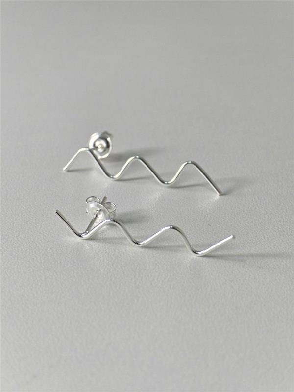 BRINCO FIO ONDULADO LISO