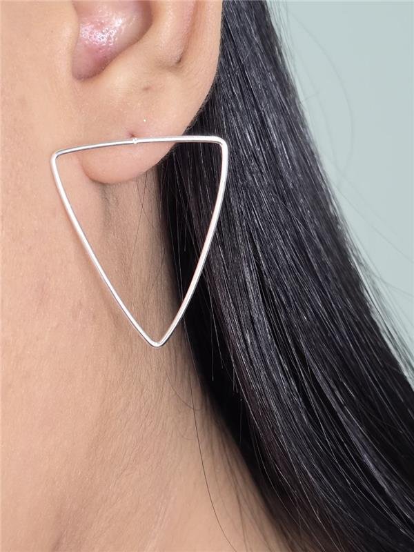 BRINCO FIO TRIÂNGULO