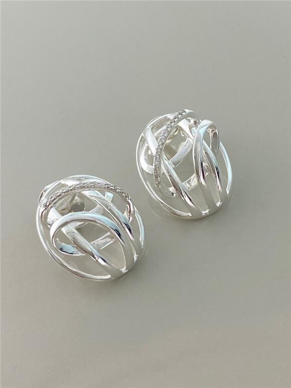 BRINCO OVAL COM FIOS ENTRELAÇADOS