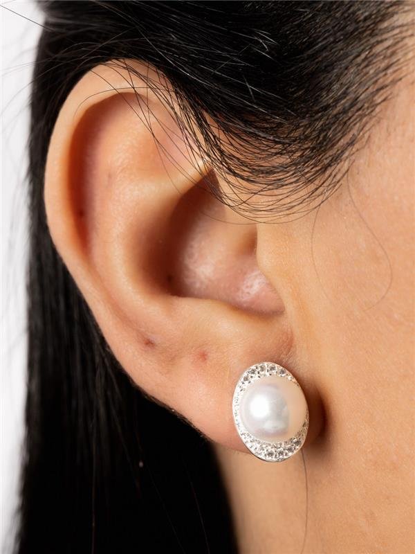 BRINCO PÉROLA SHELL BASE OVAL CRAVEJADA