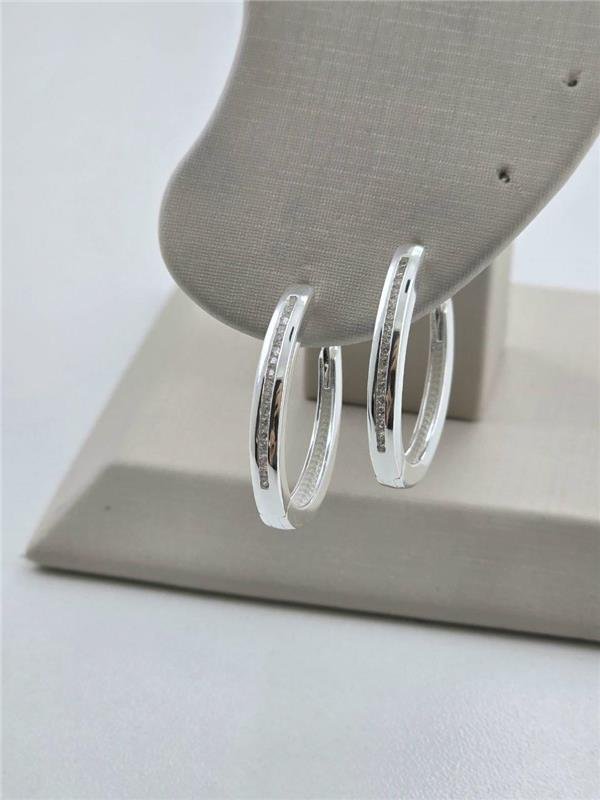BRINCO ARGOLA OVAL C/FIO ZIRCÔNIA 2X1,7CM