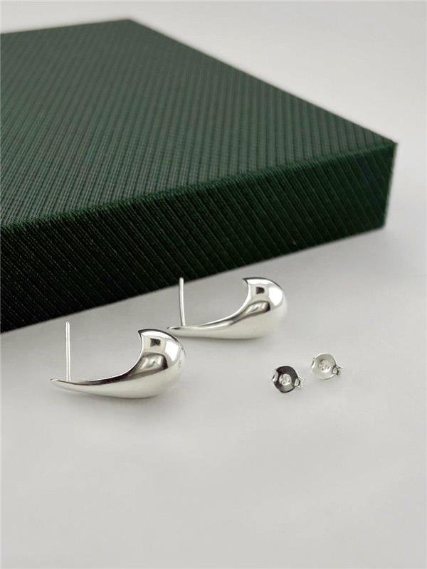BRINCO GOTA ALONGADA LISA 2,2X1CM