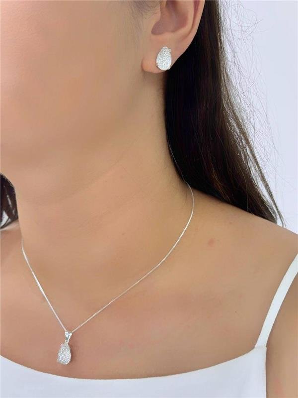 CONJUNTO COLAR V15+BRINCO GOTA CRAVEJADO