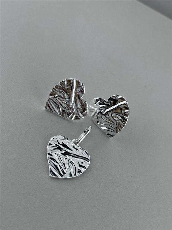 CONJUNTO BRINCO+PINGENTE CORAÇÃO ORGÂNICO