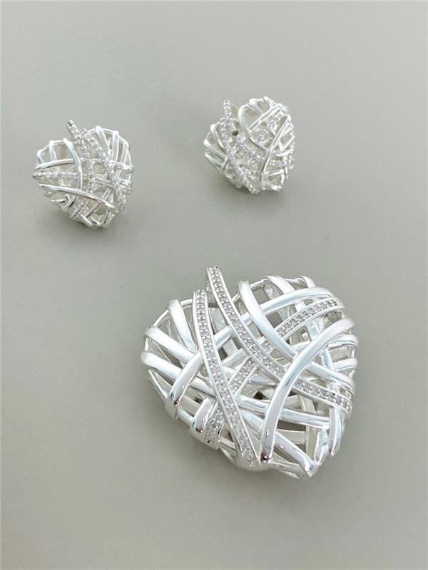 CONJUNTO BRINCO+PINGENTE CORAÇÃO FIOS