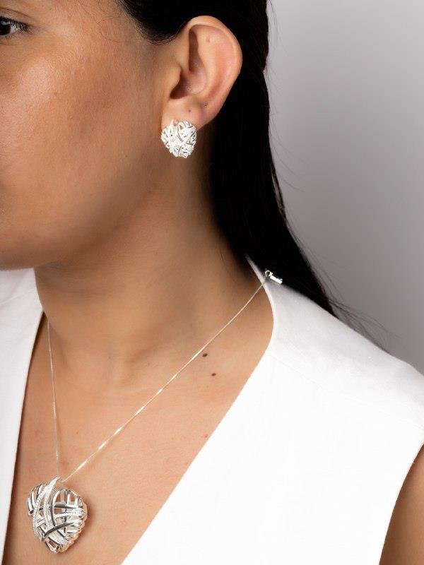 CONJUNTO BRINCO+PINGENTE CORAÇÃO FIOS