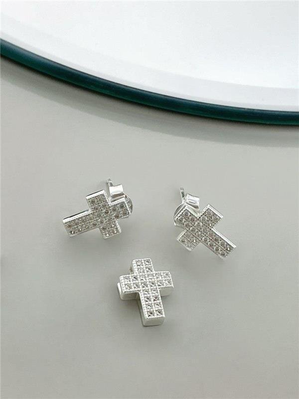 CONJUNTO BRINCO+PINGENTE CRUZ CRAVEJADA