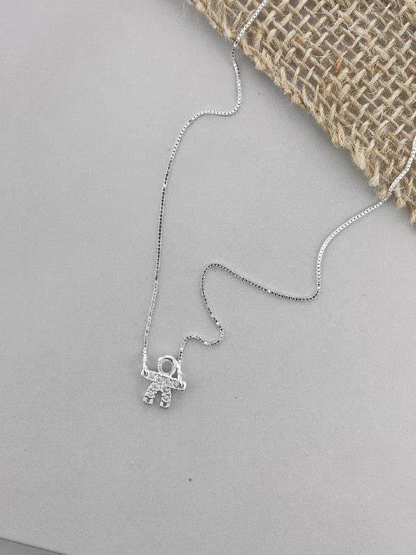 COLAR V15 COM PINGENTE MENINO CRAVEJADO