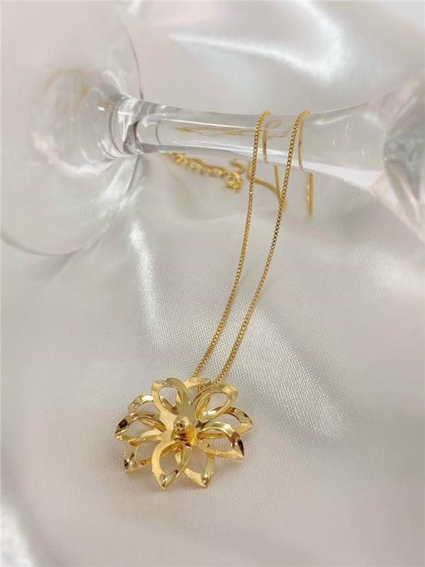 COLAR V12 C/PINGENTE FLOR VAZADA