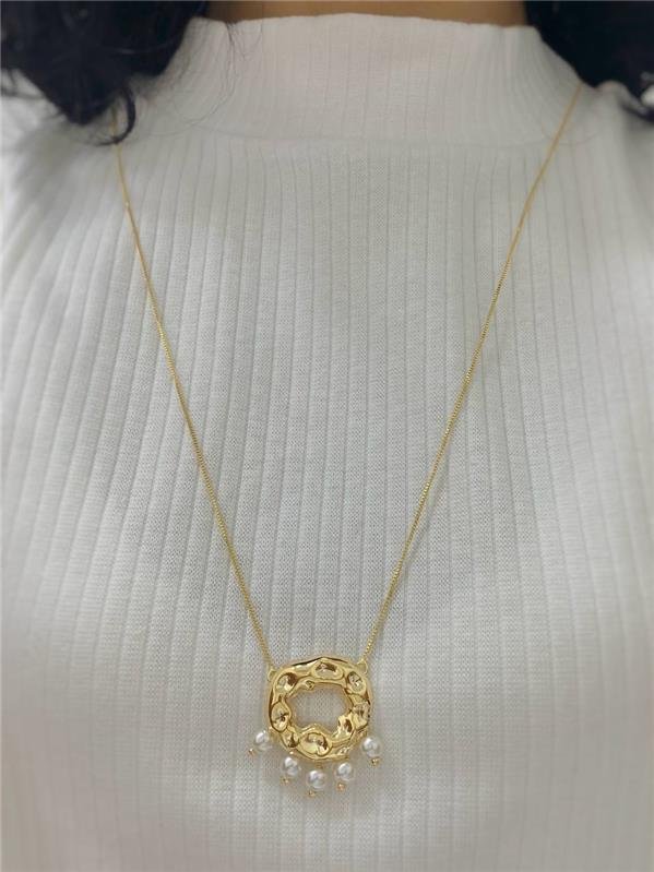 COLAR V12 ORGÂNICO C/PINGENTE PÉROLA