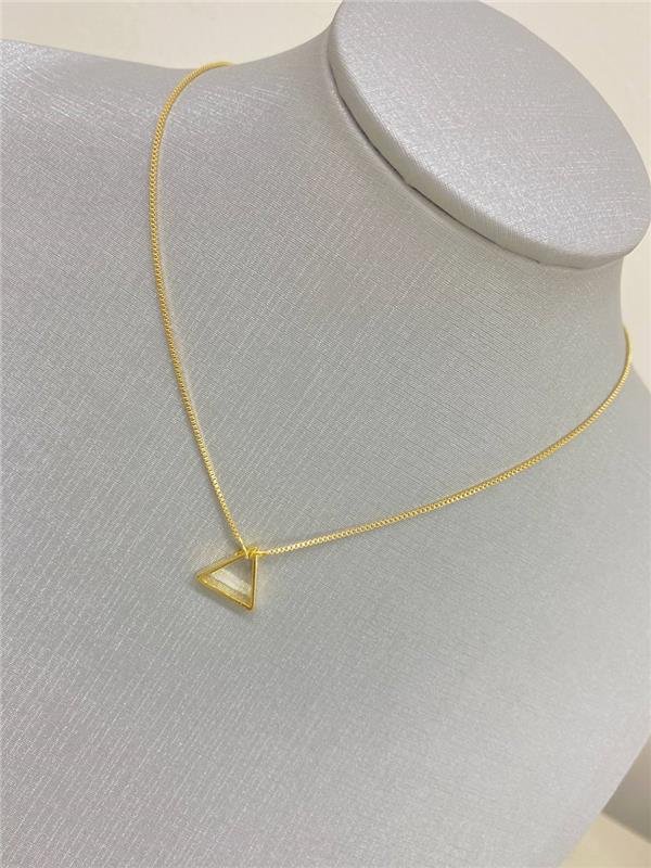 COLAR TRIÂNGULO VAZADO 