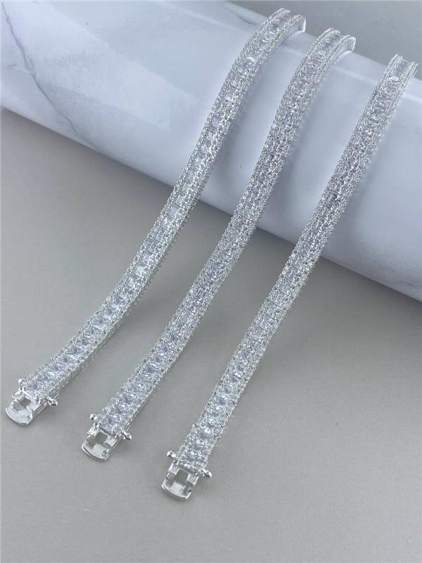 PULSEIRA CRAVEJADA 18CM FECHO GAVETA