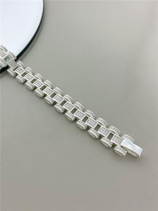 PULSEIRA DETALHE OVAL E QUADRADO CRAVEJADO 18CM